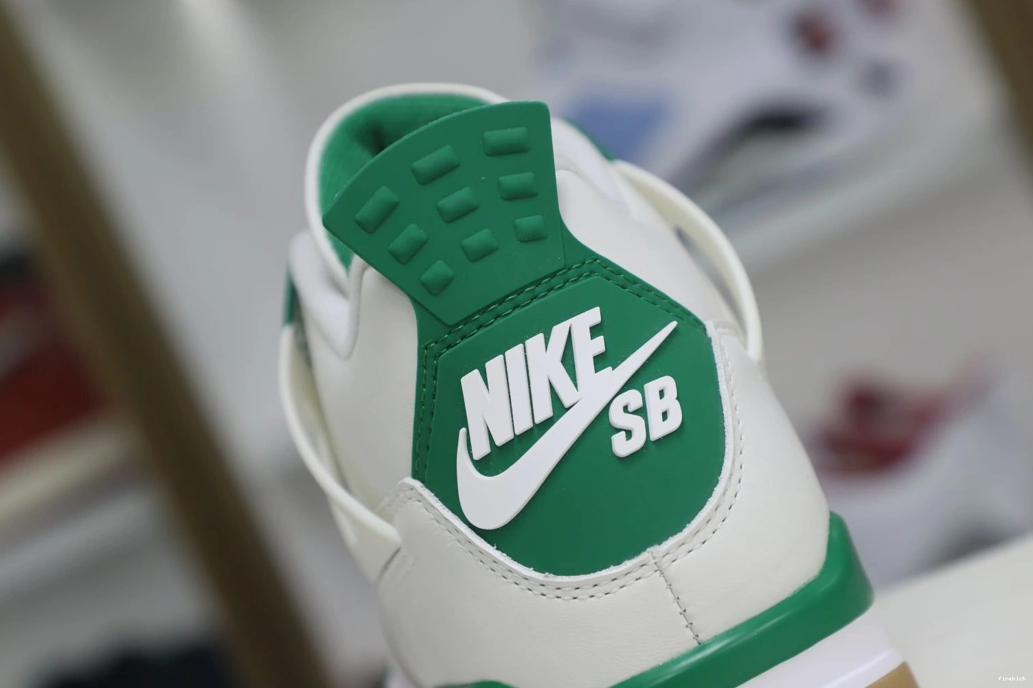 'PINE GREEN' RETRO SB NIKE X JORDAN 4 AIR 0224